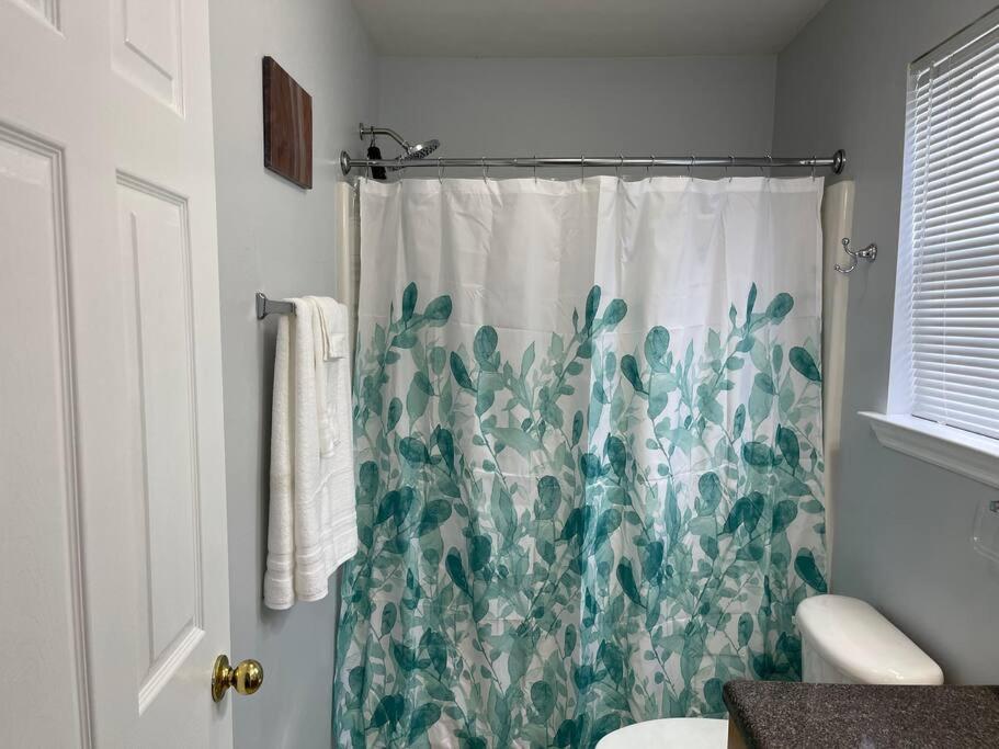 Cheerful 3-Bedrooms With Free Parking On Premises Tallahassee Esterno foto